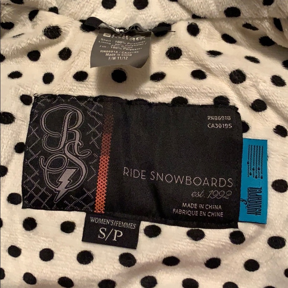 Women’s Ride Snow Jacket - Picture 3 of 5